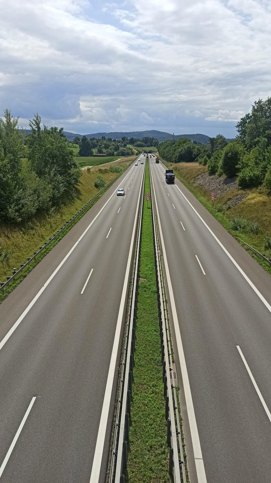 Wenig Autos auf 4-spuriger B14